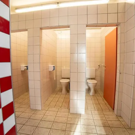 مكان تخييم Zelt Oder Camper Stellplatz Am Raddoerfl