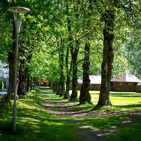 Zelt Oder Camper Stellplatz Am Raddoerfl Parque de Campismo *