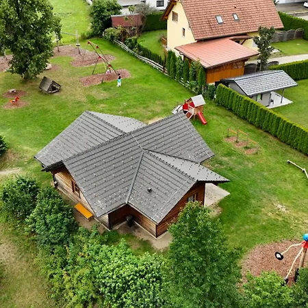 Zelt Oder Camper Stellplatz Am Raddoerfl キャンプ場 Teufenbach